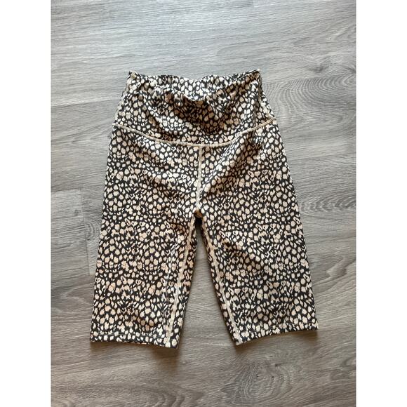 Varley size small womens 10” animal print bike shorts - Picture 1 of 2